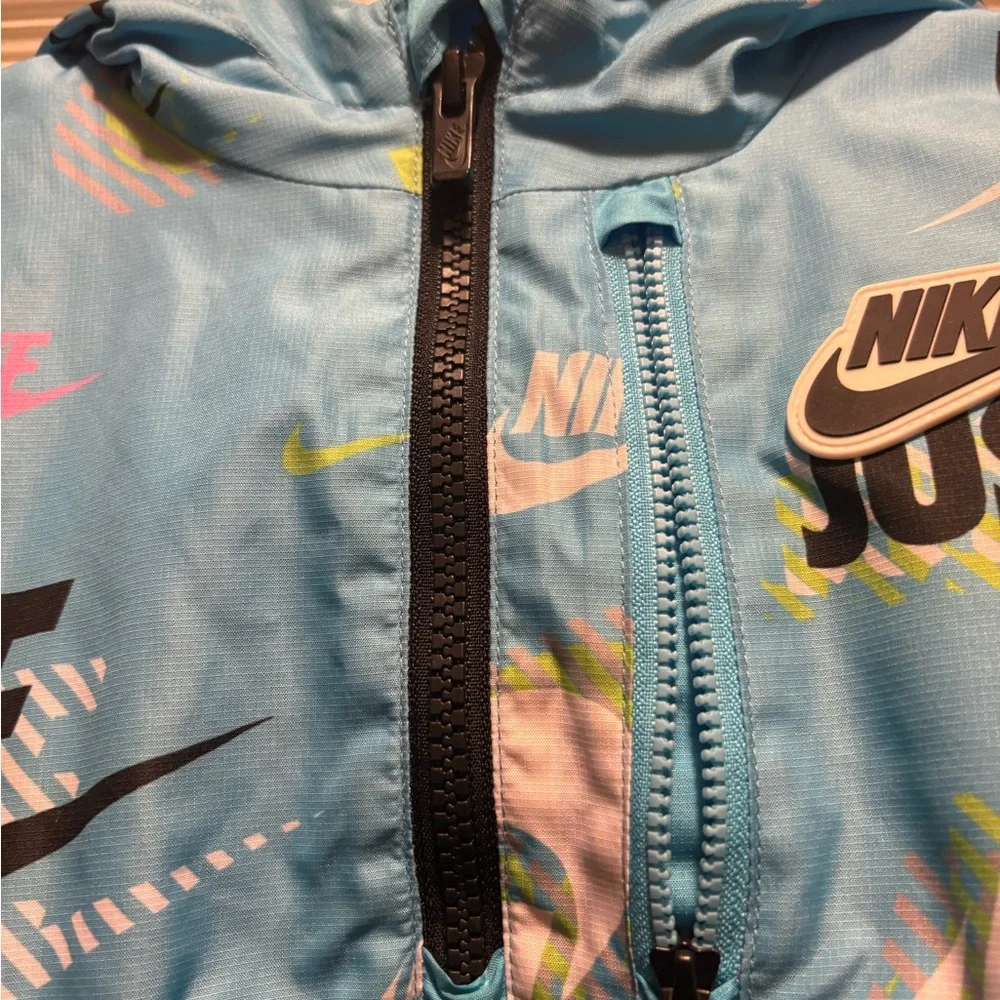 Nike kids Multicolor Graphic Windbreaker‎ size 4T